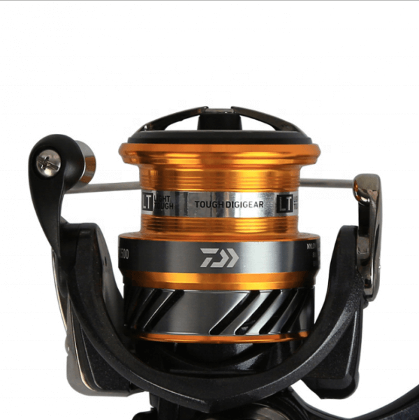 carrete daiwa revros artículos de pesca ecuador